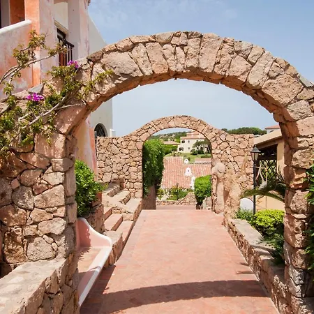 70 Metri-spiaggia Privatalettini E Ombrelloni Free * Porto Cervo
