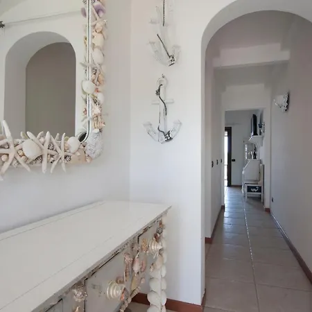 Apartment 70 Metri-spiaggia Privatalettini E Ombrelloni Free