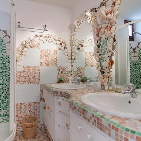 Apartment 70 Metri-spiaggia Privatalettini E Ombrelloni Free Porto Cervo